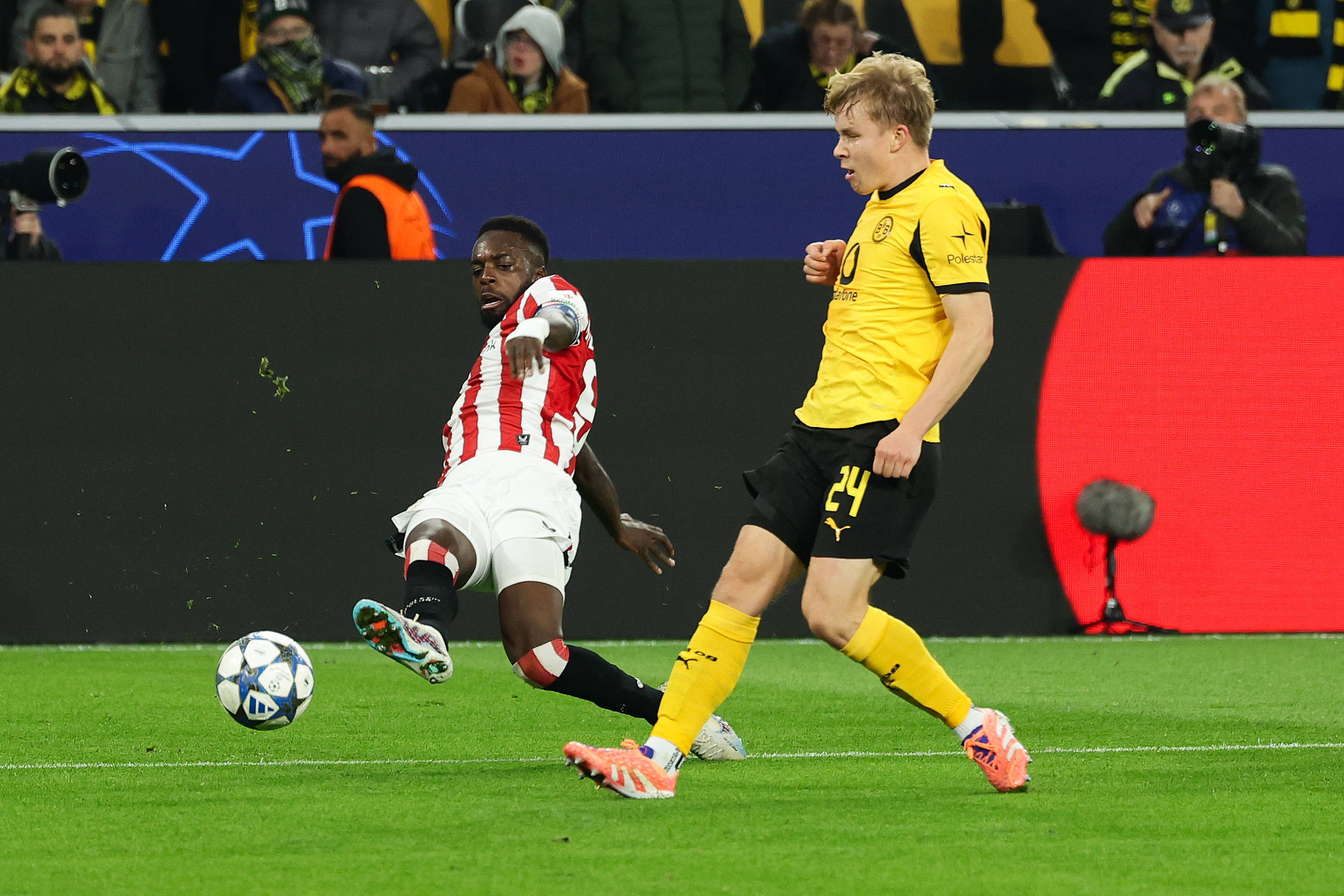 -毕尔巴鄂竞技训练开放日，冲刺阶段战术微调引欢呼，欧冠在即，年轻球员得到机会的简单介绍